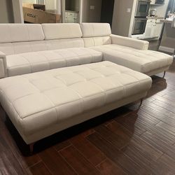 New Sectional Couch w/ Cocktail Ottoman! Financing Available! Free Delivery 🚚!