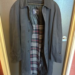 Burberry vintage trench Coat 100% Wool Size L