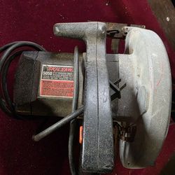 Skilsaw 7 1/4 & Leaf Vacuum Machine w/o Bag