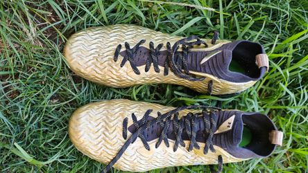 Under Armour Spotlight LUX MC Gold Football Cleats