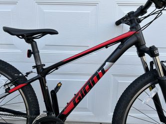 Giant ATX Mountain Bike XXS Frame 26 Tires Black and Red for