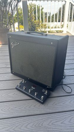 Fender GTX100 Modeling Amplifier with Footswitch