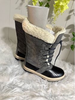New Winter Boots Size 6