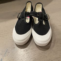 Brand new vans women sneakers black size 5.5