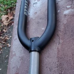 Flybike Bmx Forks 27mm offset & 3/8 Drop outs Great Condition Flat Black Asking $35 Firm on Price 