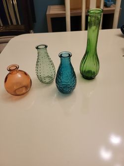 4 Mini Vases