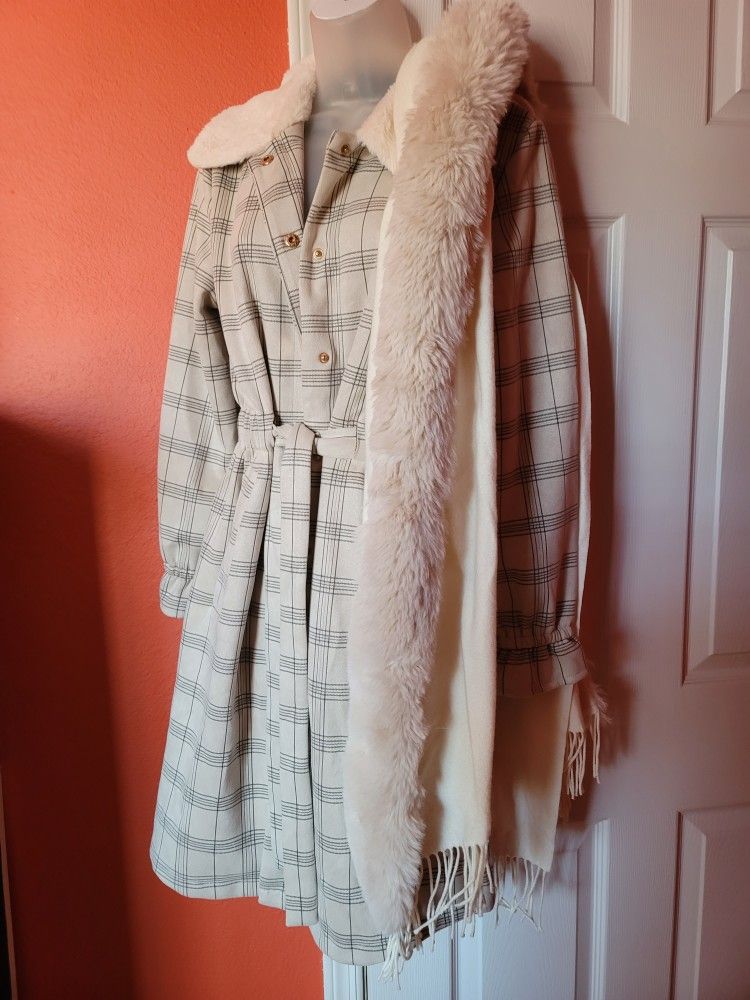 Small Jacket With Shawl New