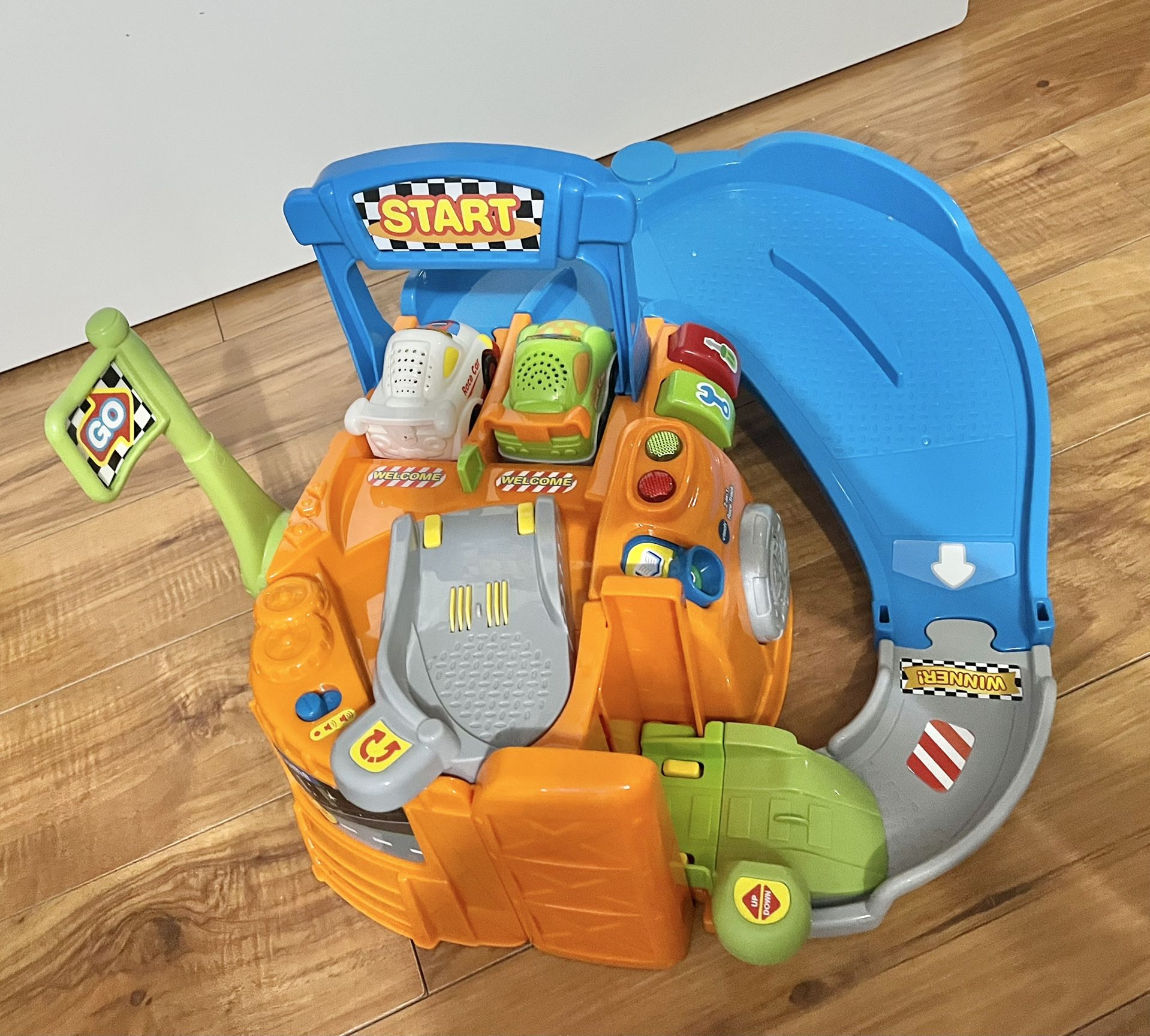 VTech Go! Go! Smart Wheels- 2-in-1 Race Track