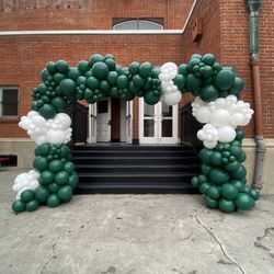 Organic Balloon Arch