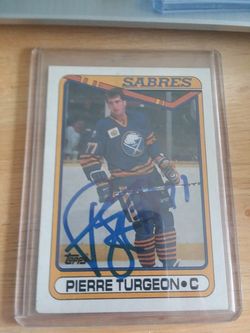 Pierre Turgeon Topps Autograph Card 