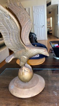 BRONZE EAGLE STATUE