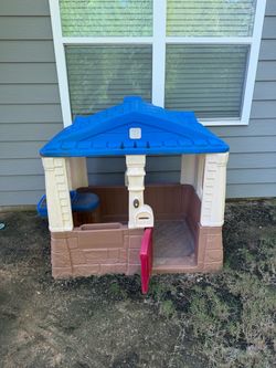 Kids Outdoor Playhouse