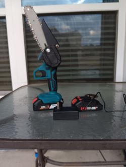 Mini Cordless Chainsaw with Two Batteries and Charger
