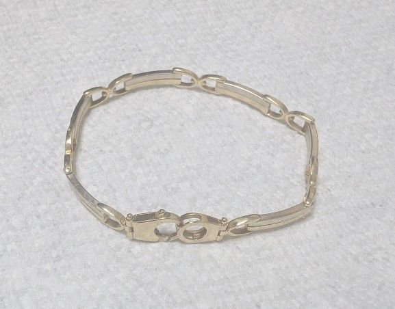 14 K GOLD BRACELET !!!