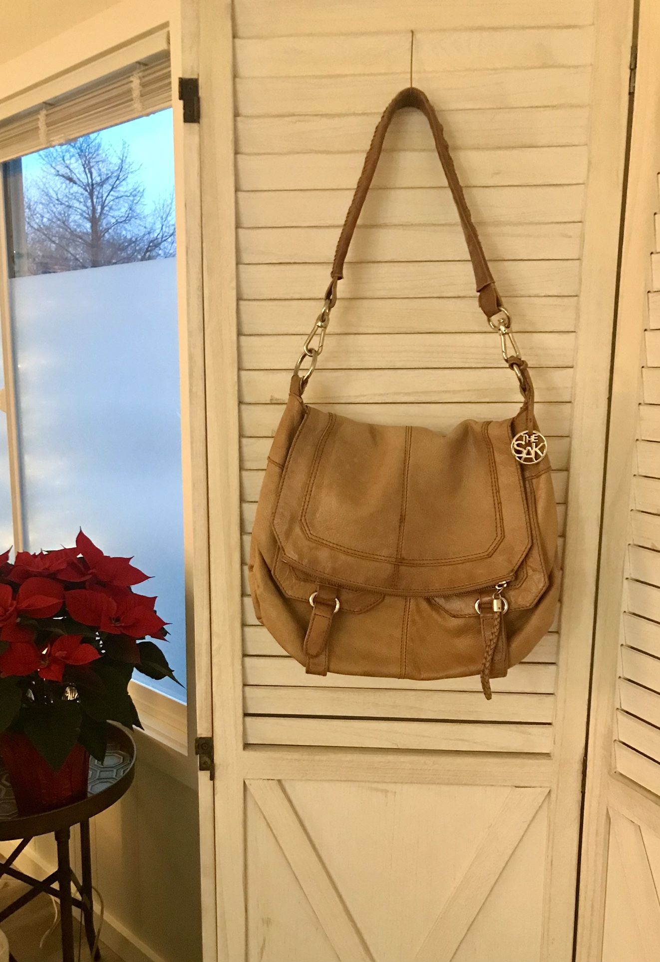 1 Used Leather Handbag $10