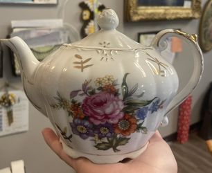 Vintage Porcelain Musical Teapot ! Made in Japan - Music Box 
