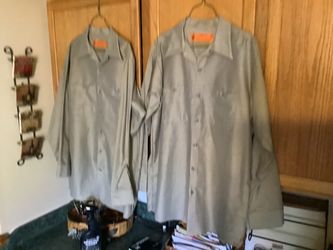 Heavy Industrial men’s long sleeve work shirts brand new size large 65% Polyster 35 % Cotton