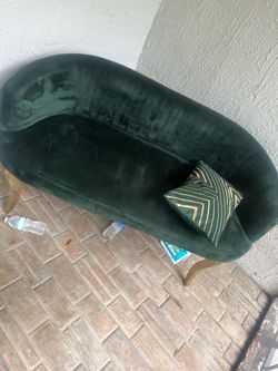Selling couch for 150