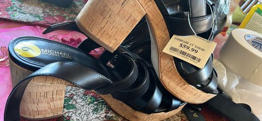 Size 9 De Mujer $40 Cada Uno Par 