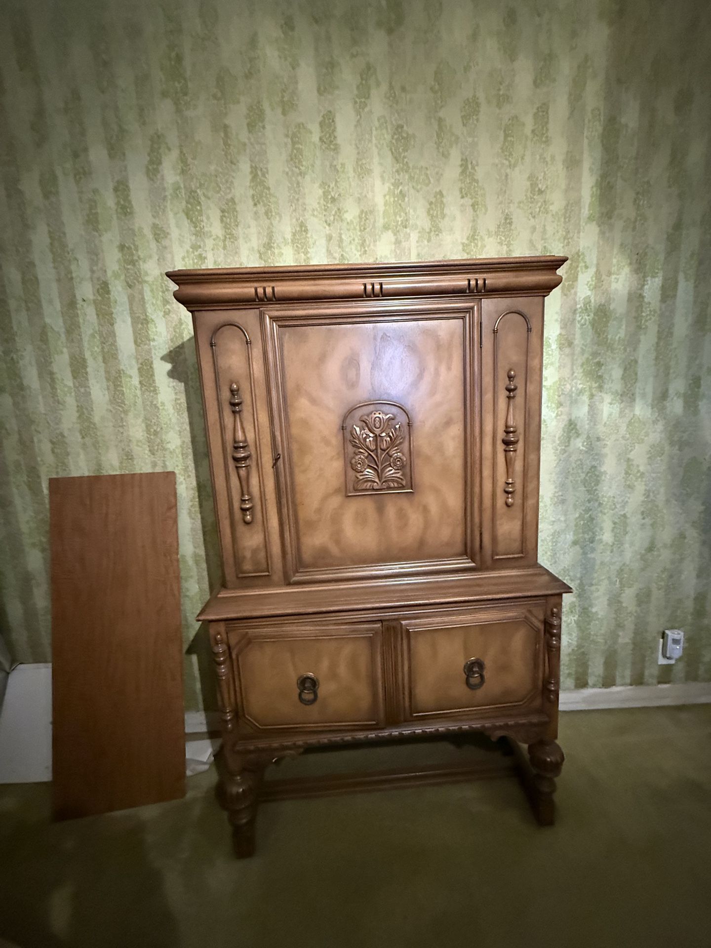 Antique 1900s Jacobean Hand Carved Solid Mahogany Wood Hutch Cabinet