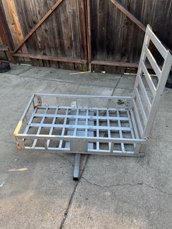 Hitch-mounted Aluminum Carrier