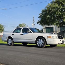 2010 Ford Crown Victoria 