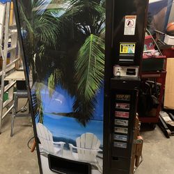 Snack And Drink Machine For Sale