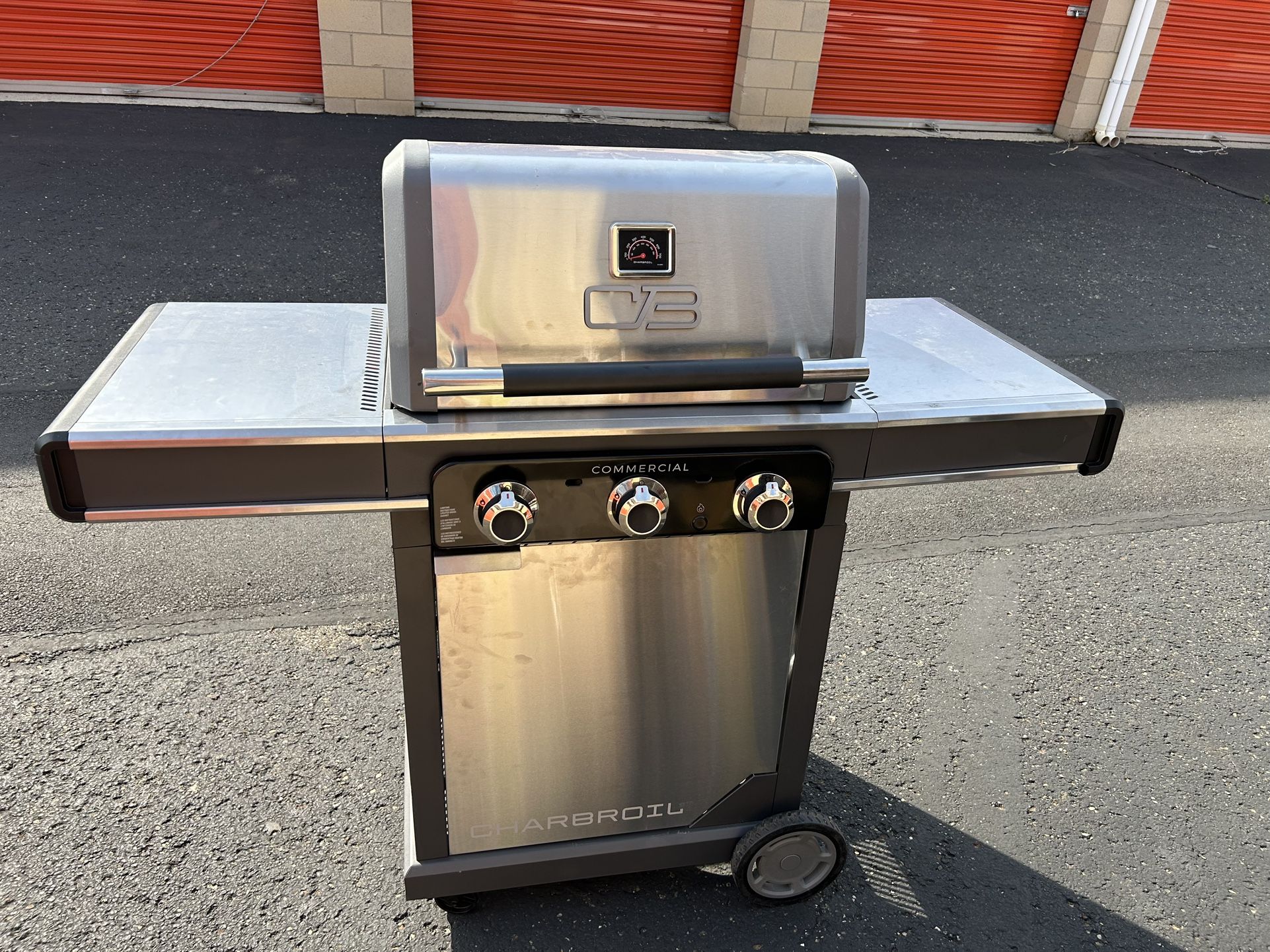 Brand New - 3 Burner Char-Broil Commercial Series