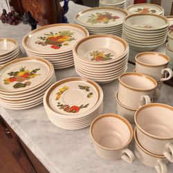 Vtg MCM Mikasa Stone Manor Market Basket F5816 Harvest Mushroom 43 pc Place Setting