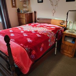 Full Size Antique Bed With Mattress And Box Springs