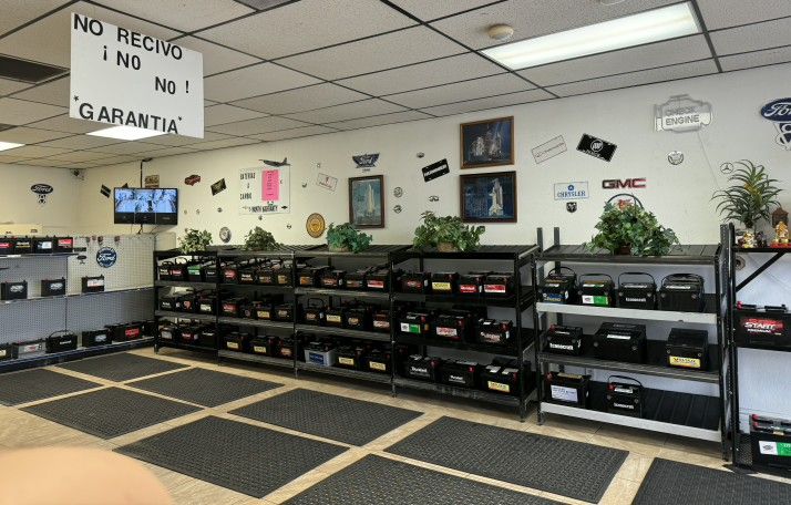 Baterías para autos semi nuevas y nuevas empiezan de $77 en adelante tenemos de gel para Chevy Silverado tahoe yucon Cadillac Nuevas 6 meses De Garant