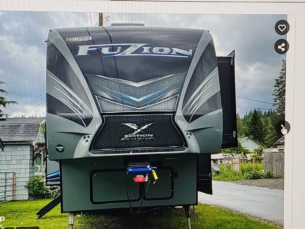 2018 Keystone 369 Fuzion