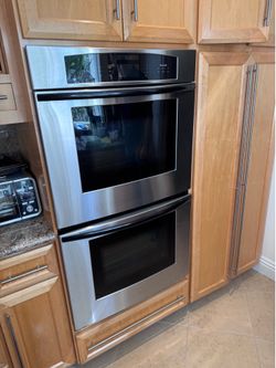 Thermador Oven Model C302US