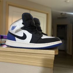 Air Jordan 1 SE Mid Royal Black Toe