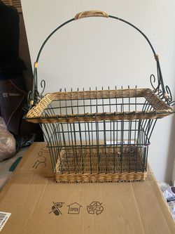 GREEN METAL & WICKER MAGAZINE RACK