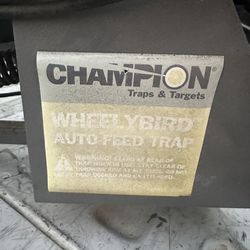 Champion WheelyBird 40909 Auto-Feed Electric Trap