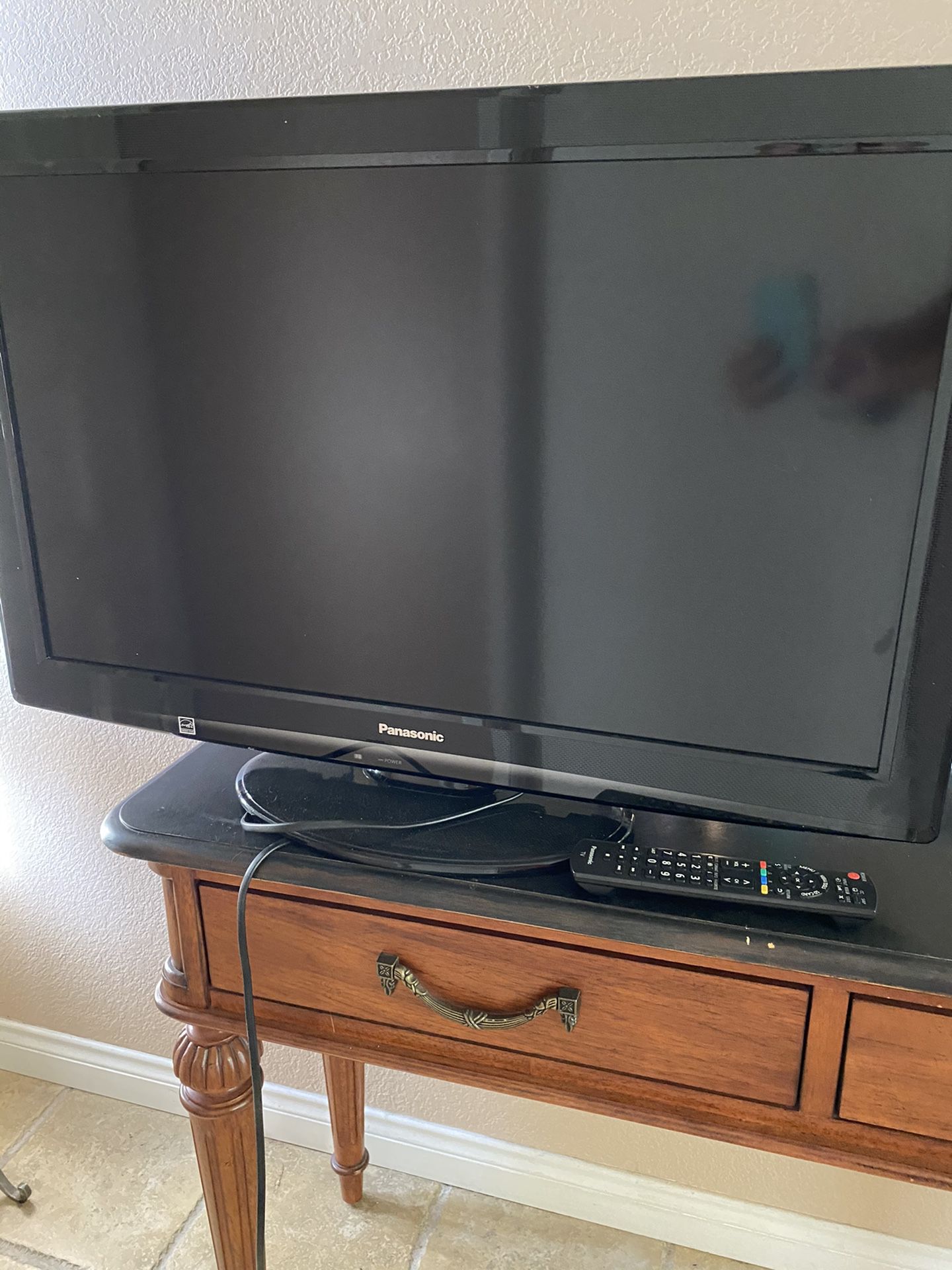 32 in Panasonic Tv With Remote