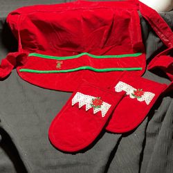 1960 Vintage Red Velvet Christmas Apron And Oven Mitts. 