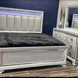 LH 👉$39 Down Payment 👉Vail Silver Gray LED Queen Bedroom Set 