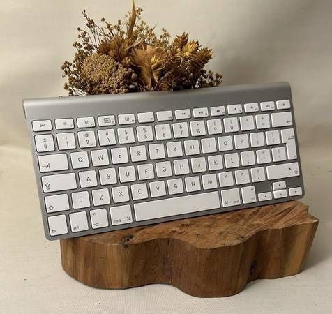 Apple Wireless Keyboard