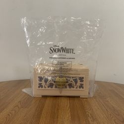 Snow White (Regal Exclusive) Heart Box Popcorn Container [105 oz.]