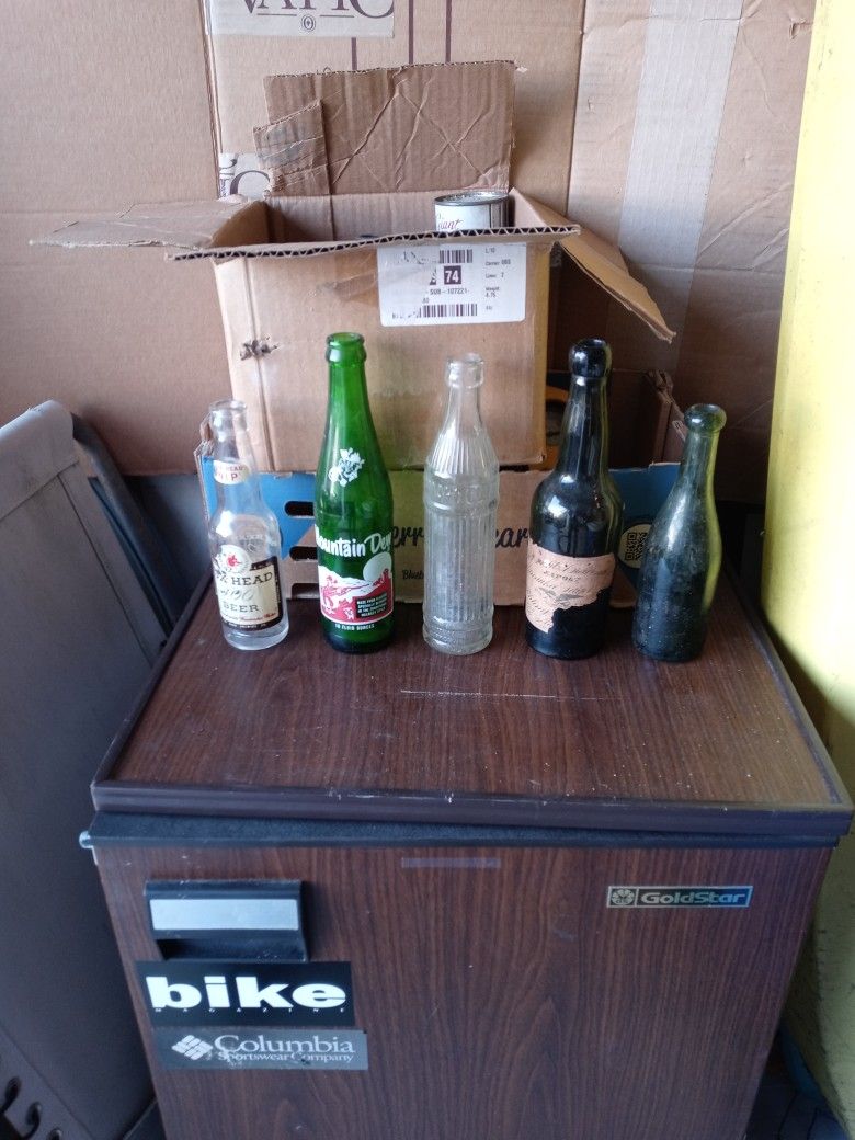 Antique Beer Soda Cans Bottles