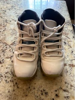 Jordan 11 legend blues size 9.5