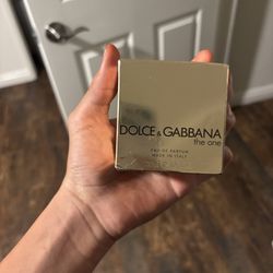 Dolce & Gabbana the one perfume