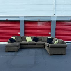 Big U-Shaped Sofa Sectional