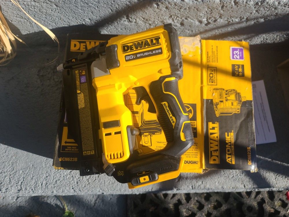 (Price Is Firm, not taking offers)
ATOMIC 20V MAX Lithium Ion Cordless 23 Gauge Pin Nailer Tool Only