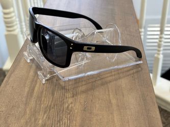Oakley OO9109 Men's Square Sunglasses Tinted black lens Black Plastic Frame
