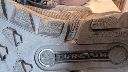 Adidas Torsion size mens 14.  2015 model New 100.00