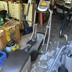 Precor. Efx  5.25 Elliptical 
