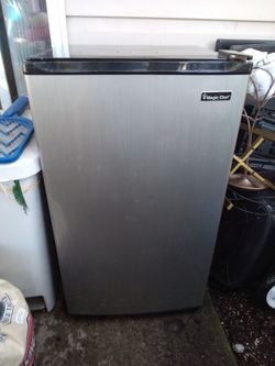 Mini fridge